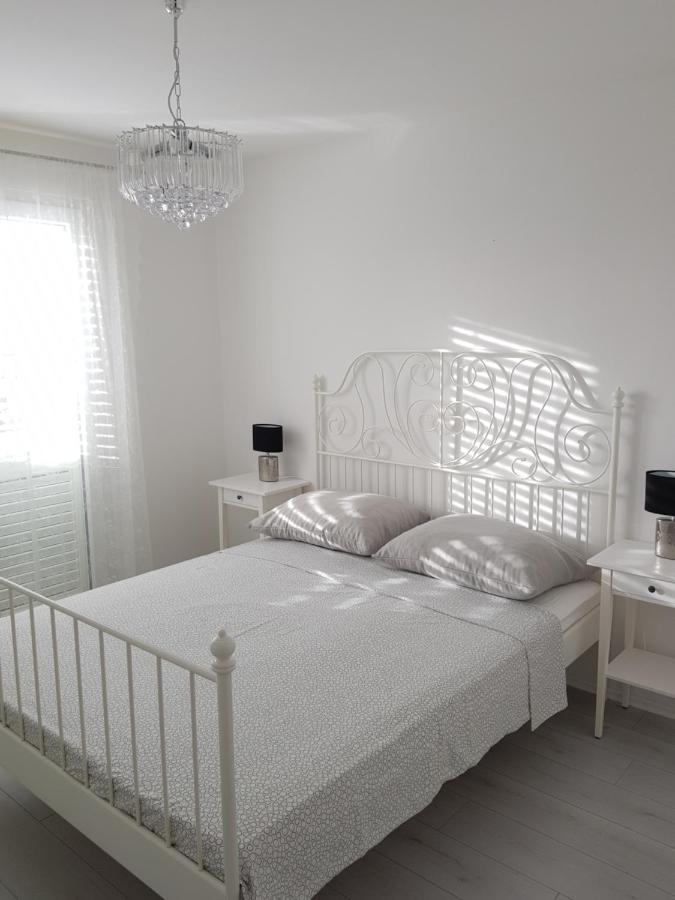 Apartments Mirko&Ana บาร์บินเย ภายนอก รูปภาพ