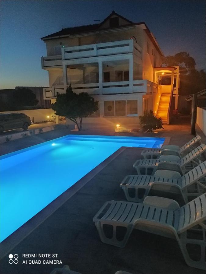 Apartments Mirko&Ana บาร์บินเย ภายนอก รูปภาพ