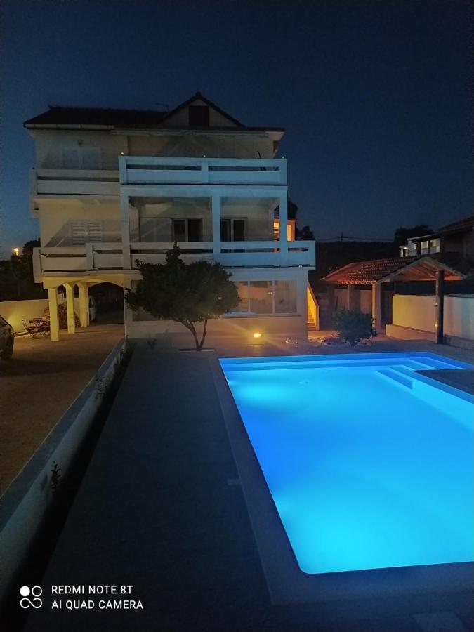 Apartments Mirko&Ana บาร์บินเย ภายนอก รูปภาพ