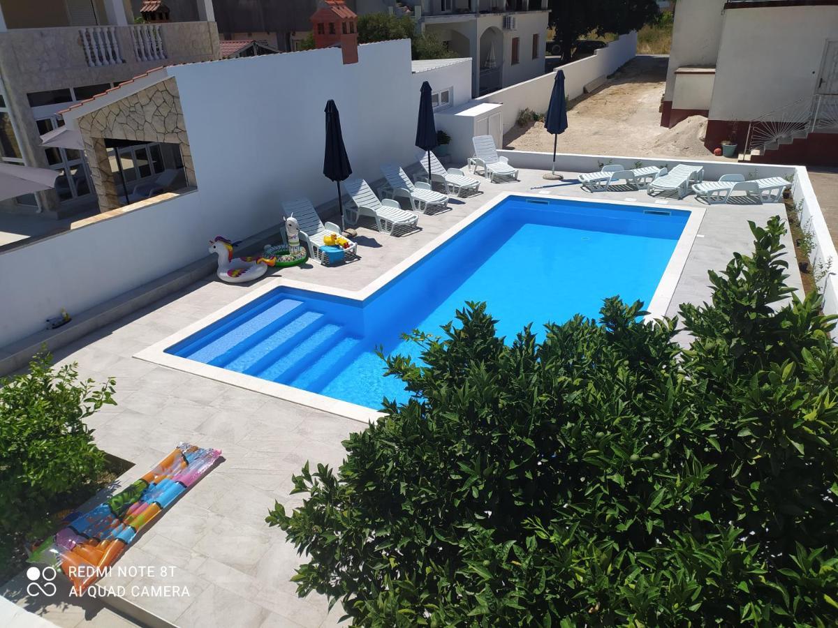 Apartments Mirko&Ana บาร์บินเย ภายนอก รูปภาพ