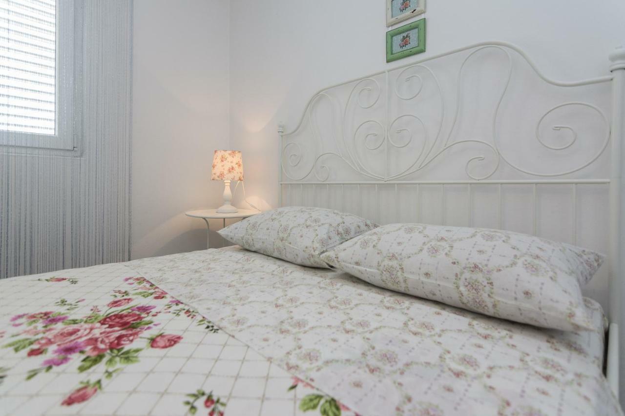 Apartments Mirko&Ana บาร์บินเย ภายนอก รูปภาพ